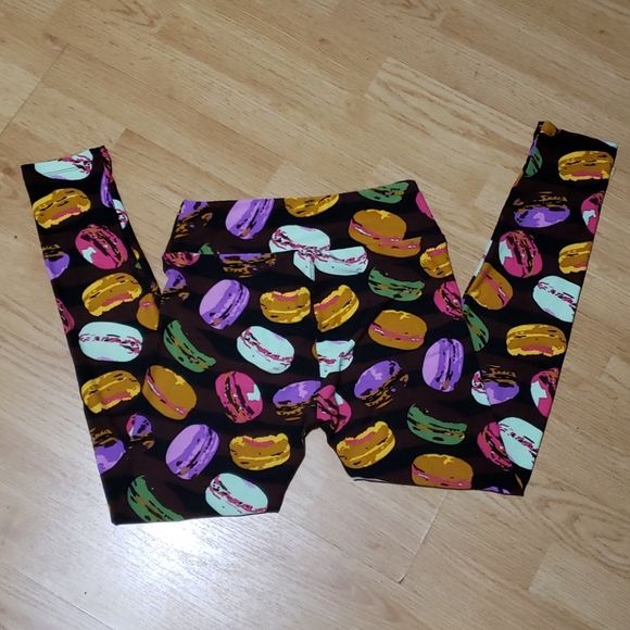 LulaRoe Macaroon leggings - Picture 3 of 3